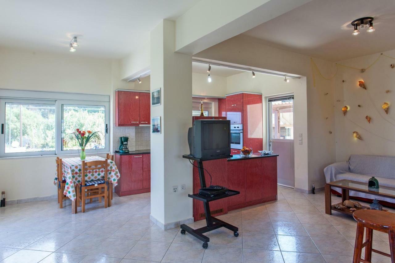 House Just On The Beach -Included 2 Canoe, 2 Bicycles Ravdhoúkha Exterior foto